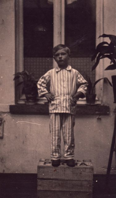 Tony ging in staking tot hij een leukere pyjama kreeg. Deze vond hij echt maar niks.